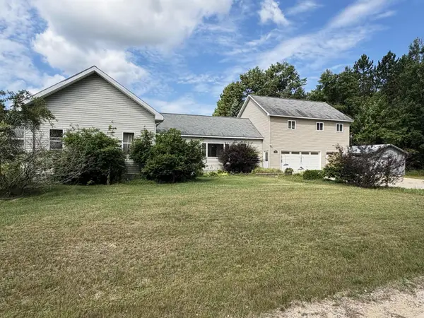 8994 S Oak, Grayling, MI 49738