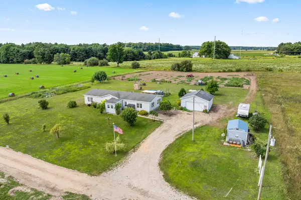 4433 Hamlin, Grawn, MI 49637