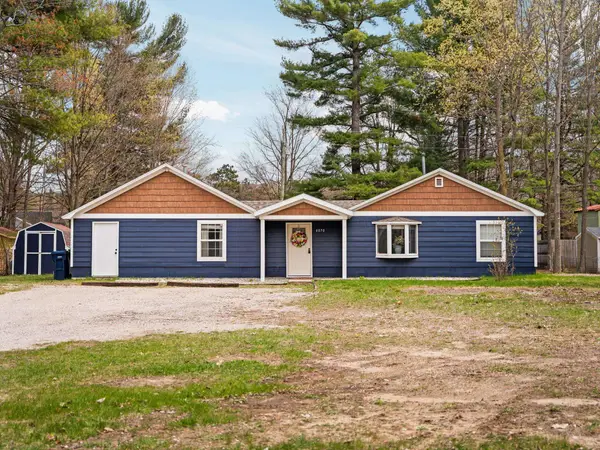 4070 Evelyn, Traverse City, MI 49686