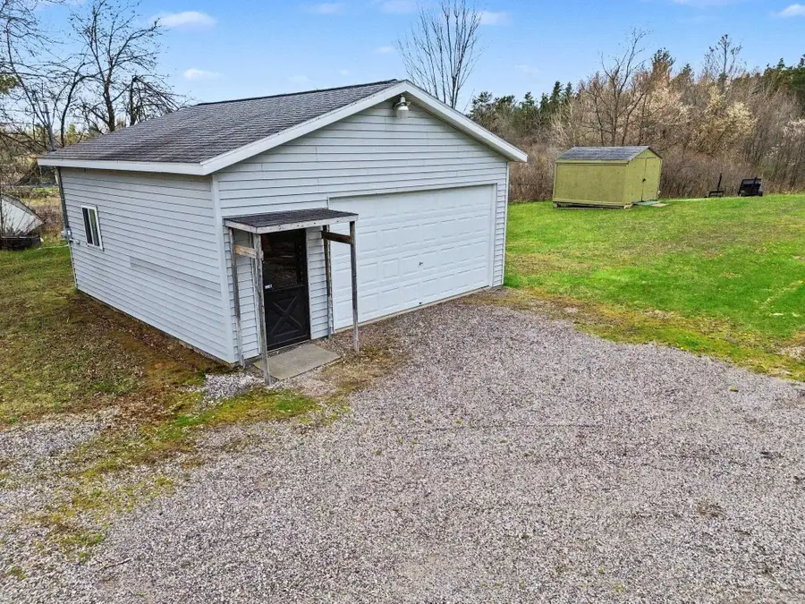 4921 E County Line, Hale, MI 48739 - #3