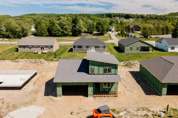 11533 S Sunset, Empire, MI 49630