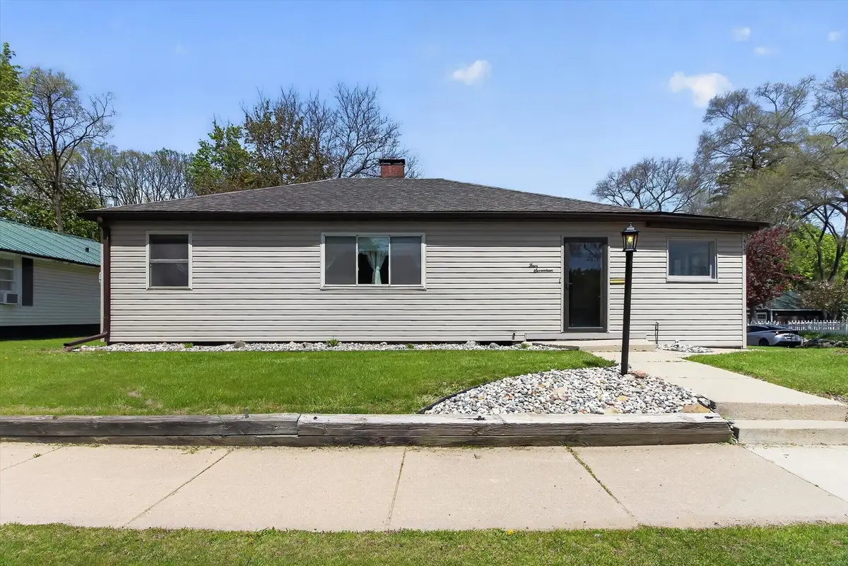417 Washington, Alma, MI 48801 - #1