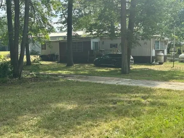 7885 N Airpark, Weidman, MI 48893