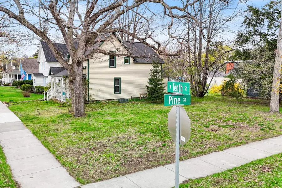302 W Tenth, Traverse City, MI 49684 - #2