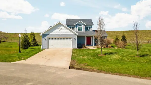 7031 Applewood, Charlevoix, MI 49720