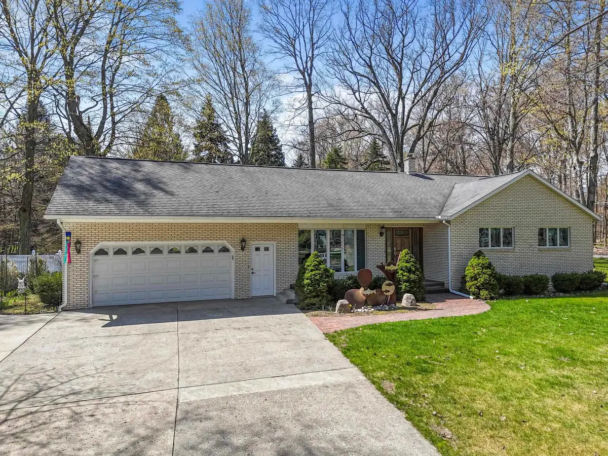 100 Maple, Frankfort, MI 49635 - #1