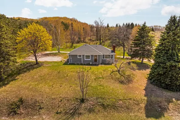 6828 E Lincoln, Cedar, MI 49621