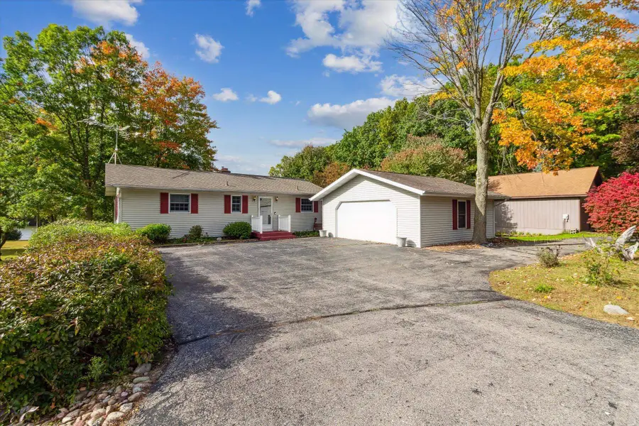 1132 Clubhouse, Lake Isabella, MI 48893 - #3