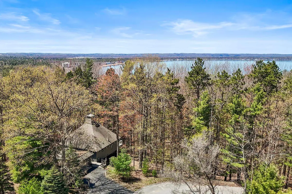 2837 Holiday, Traverse City, MI 49686 - #1