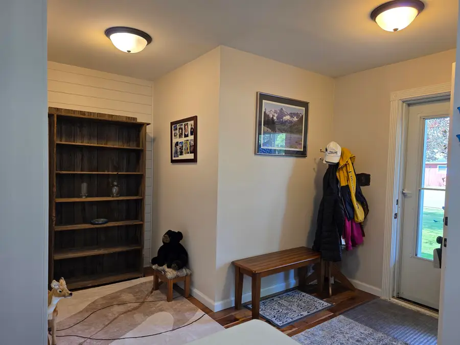 910 Smith, East Tawas, MI 48730 - #2