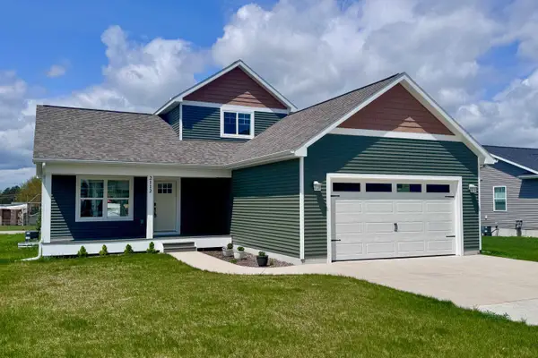 2112 Staghorn, Grawn, MI 49637