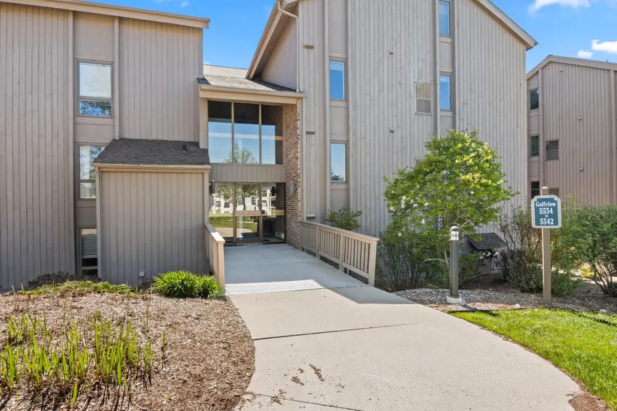 5542 Golfview #27, Williamsburg, MI 49690 - #2