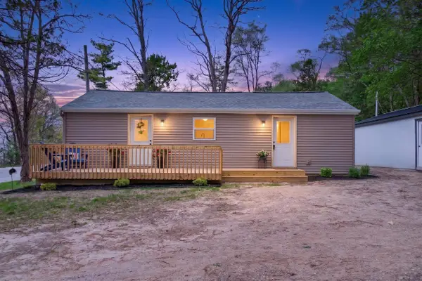 4494 Five Mile, Williamsburg, MI 49690