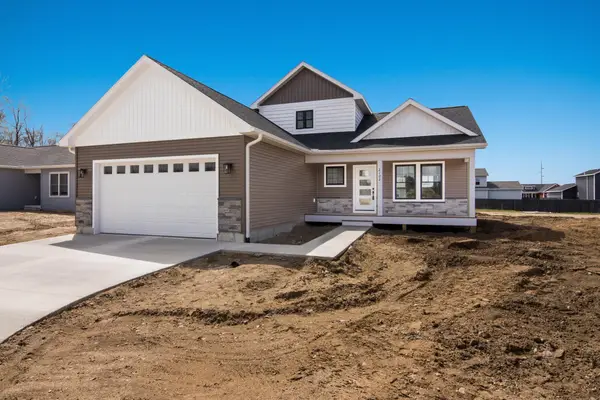 2102 Cottonwood, Grawn, MI 49637