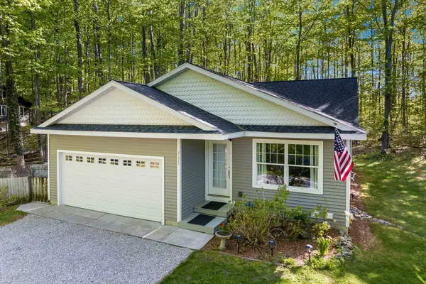 2177 N Jacobson, Suttons Bay, MI 49682