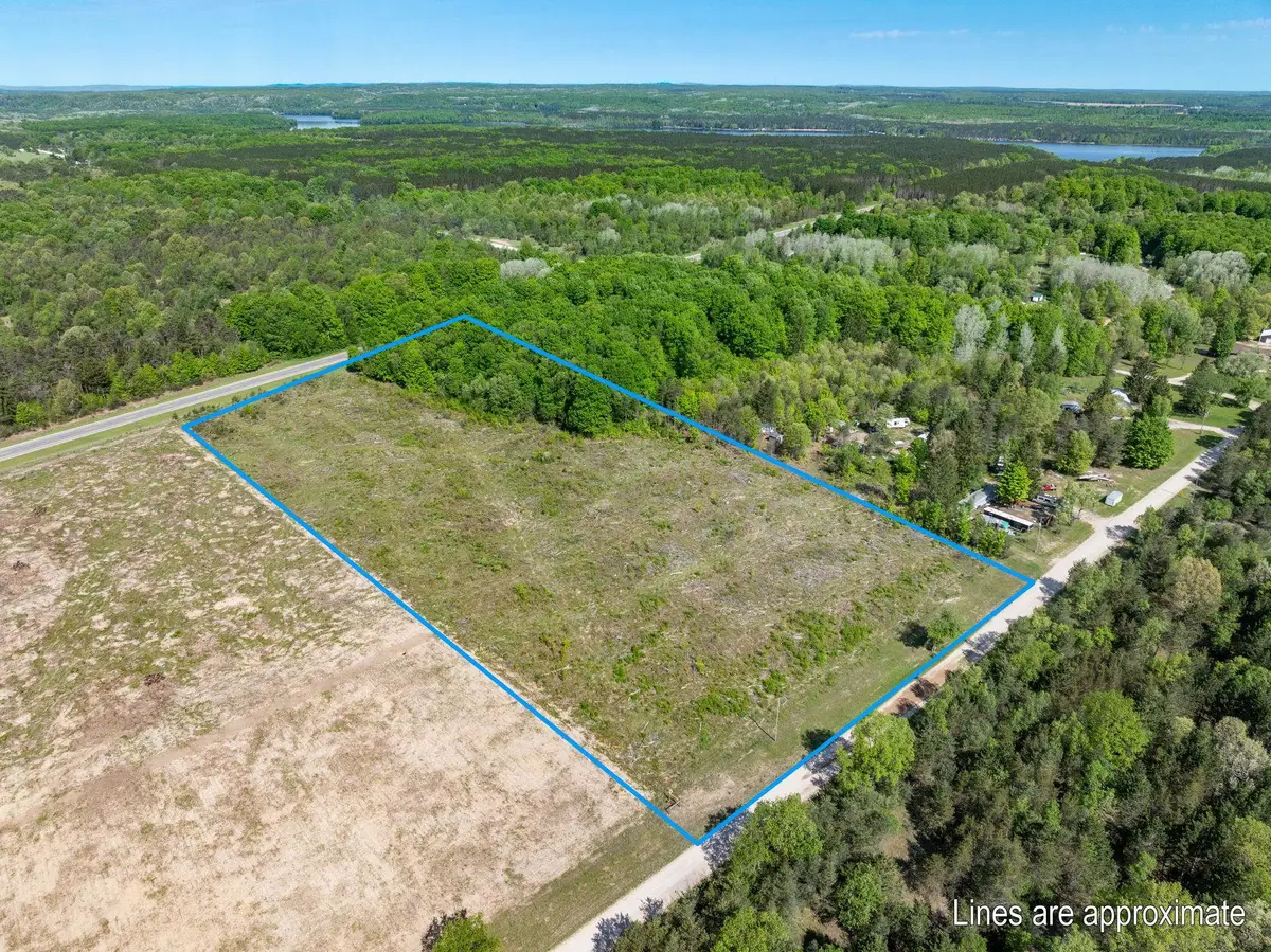00 M-37, Mesick, MI 49668 - #1