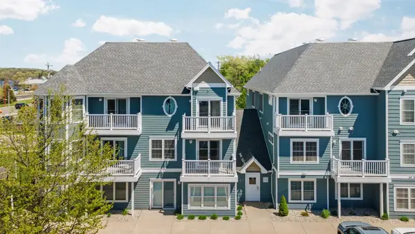 100 Hope #209, Traverse City, MI 49686