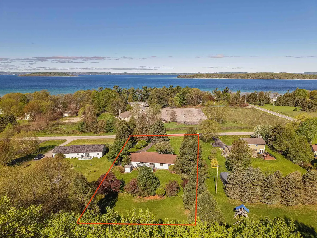 13686 Hedeen, Traverse City, MI 49686 - #1
