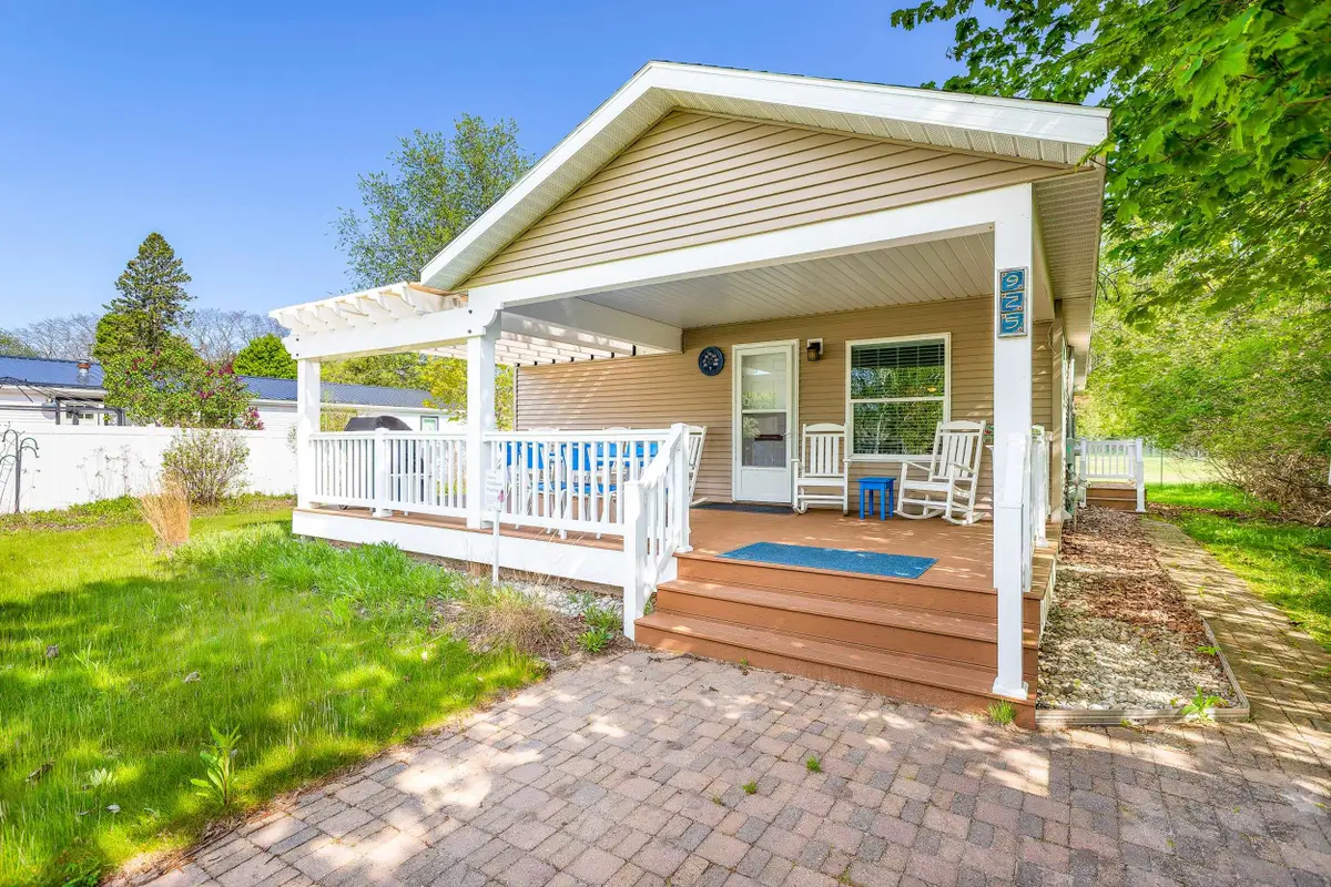 925 Hall, Frankfort, MI 49635 - #1
