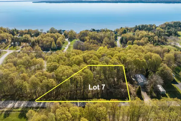 00 S Donnybrook, Suttons Bay, MI 49682