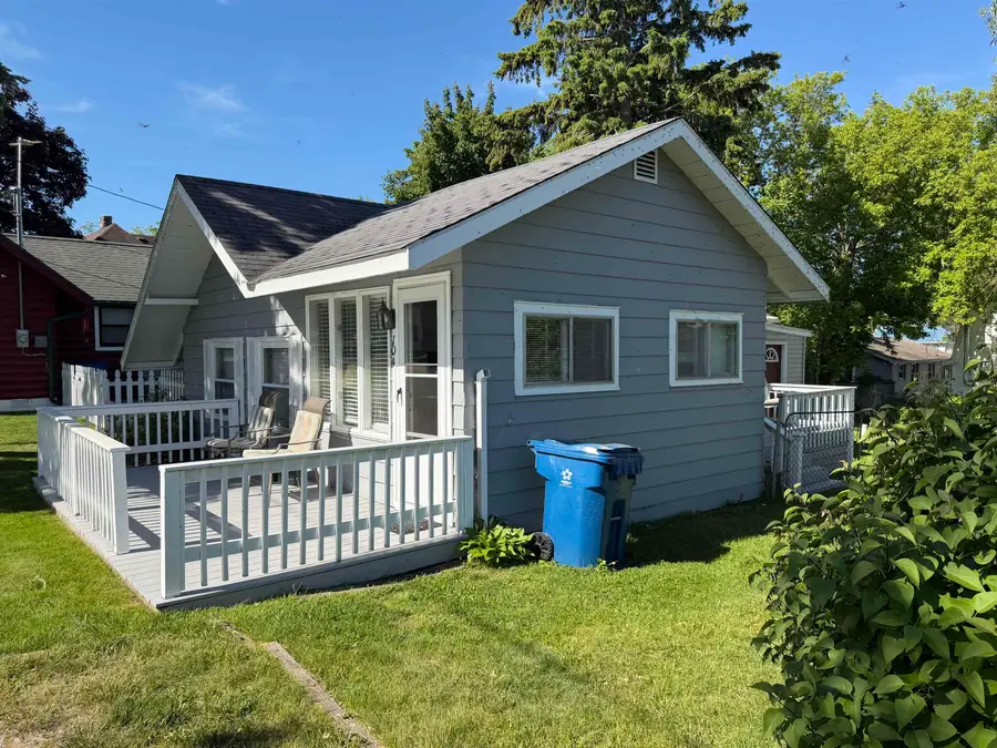 104 Oliver, Houghton Lake, MI 48629 - #2