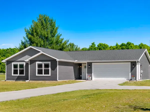 18880 Lance, Interlochen, MI 49643