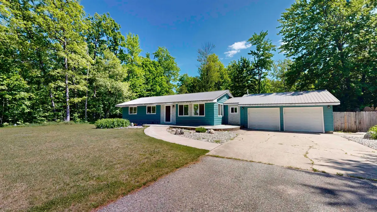 3042 Bischoff, Harrison, MI 48625 - #1