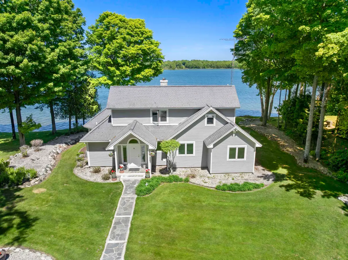 3154 Bancroft, Honor, MI 49640 - #1
