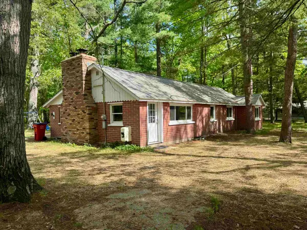 84 N Imperial, Tawas City, MI 48763