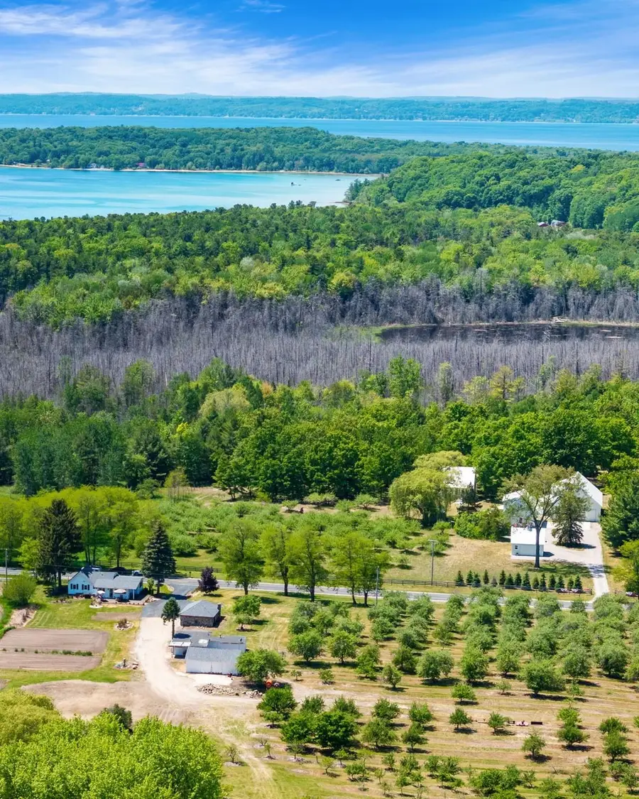 14792 Peninsula, Peninsula, MI 49686 - #2