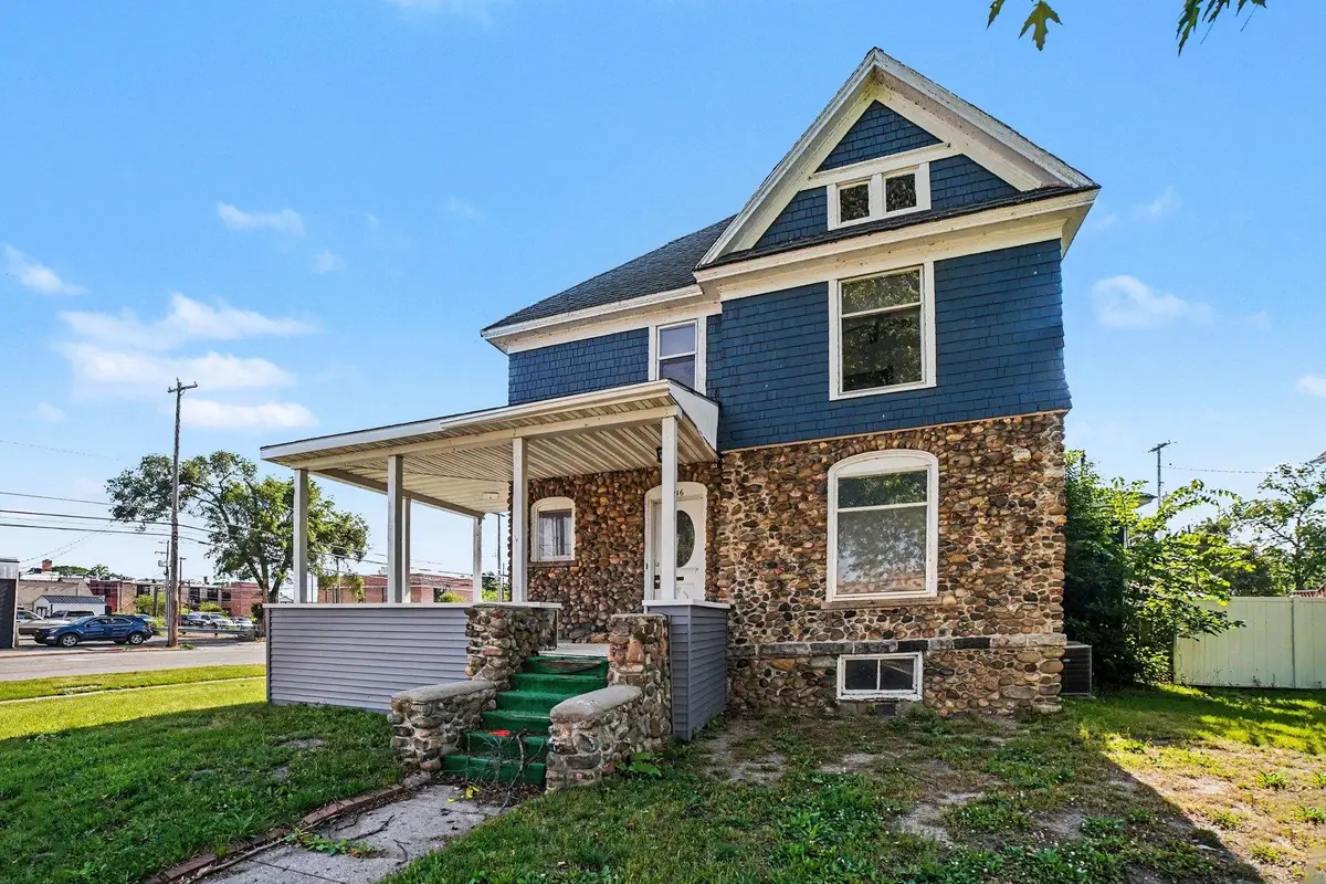 236 E Center, Alma, MI 48801 - #1