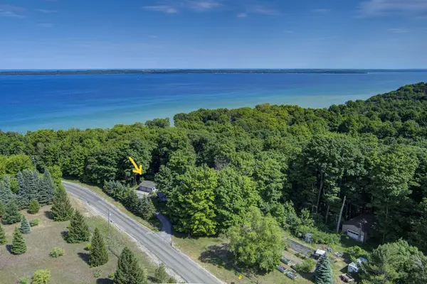 12166 E Old Orchard, Suttons Bay, MI 49682