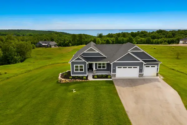 1476 Brencris, Suttons Bay, MI 49682