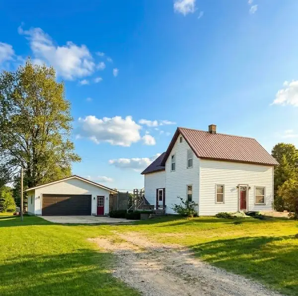 196 E Center, Kingsley, MI 49649