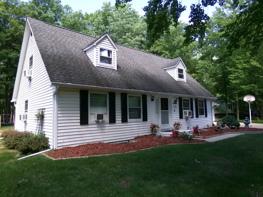 2341 E Cherrywood, Midland, MI 48640 - #2