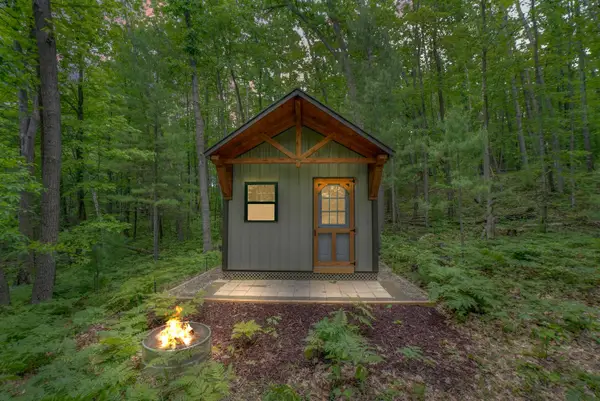 E Long Lake, Cadillac, MI 49601
