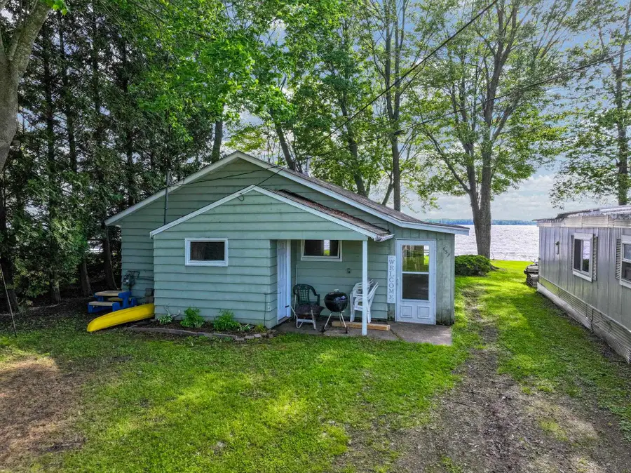 657 E Lake Mitchell, Cadillac, MI 49601 - #2