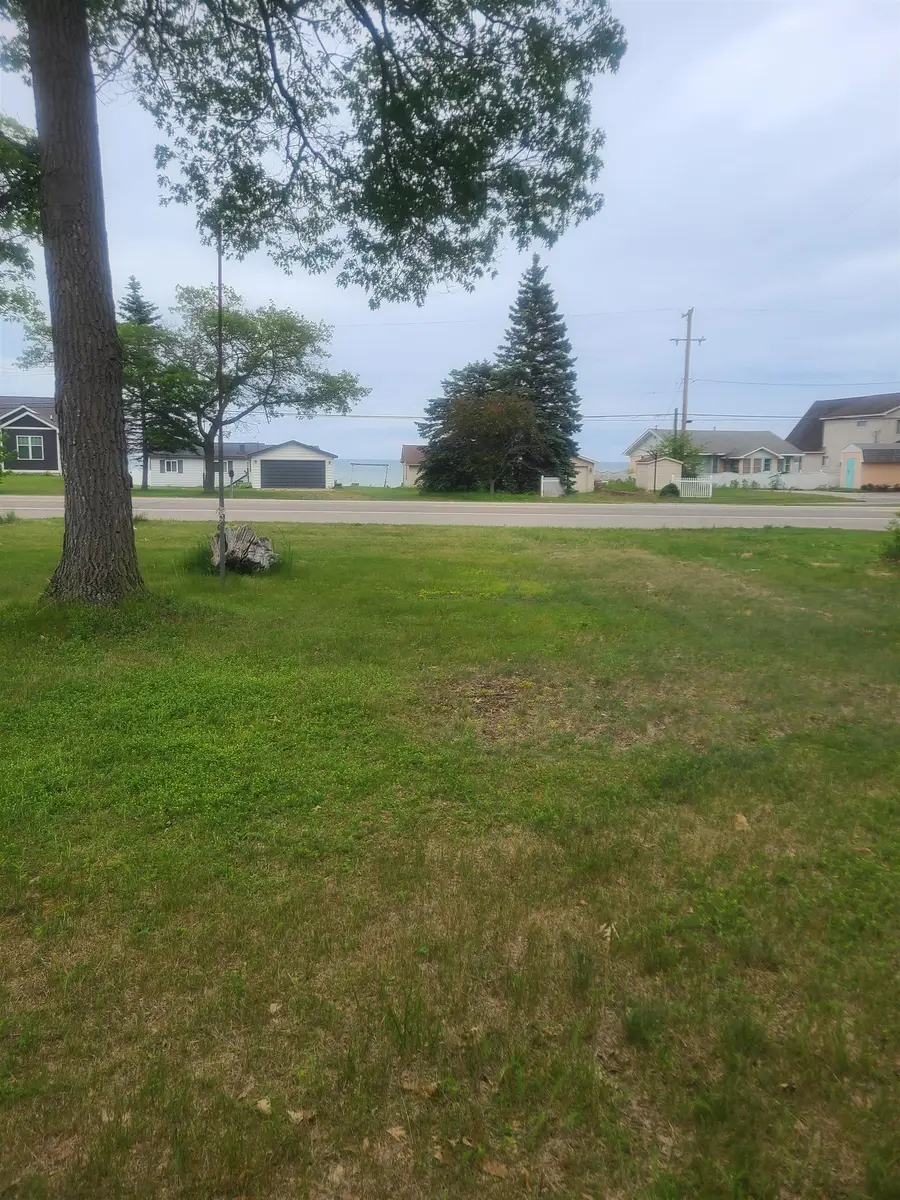 3227 N Us-23 N, Oscoda, MI 48750 - #3