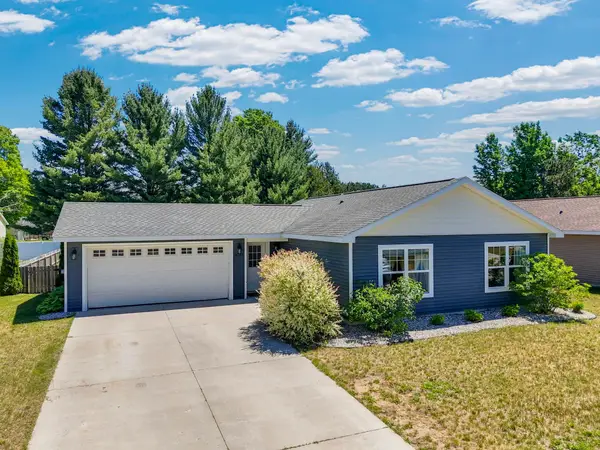 2033 Woodside Trail, Traverse City, MI 49685