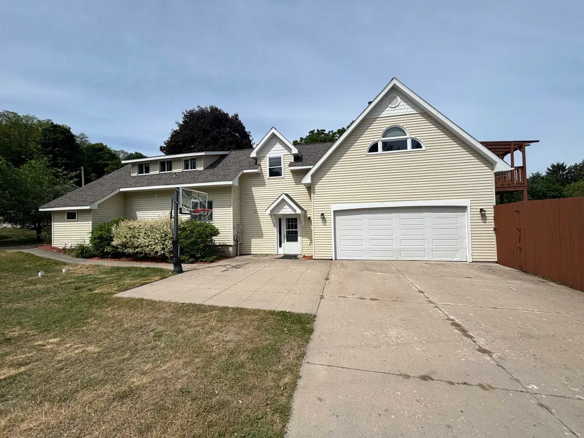 202 Seventeenth, Traverse City, MI 49684 - #1