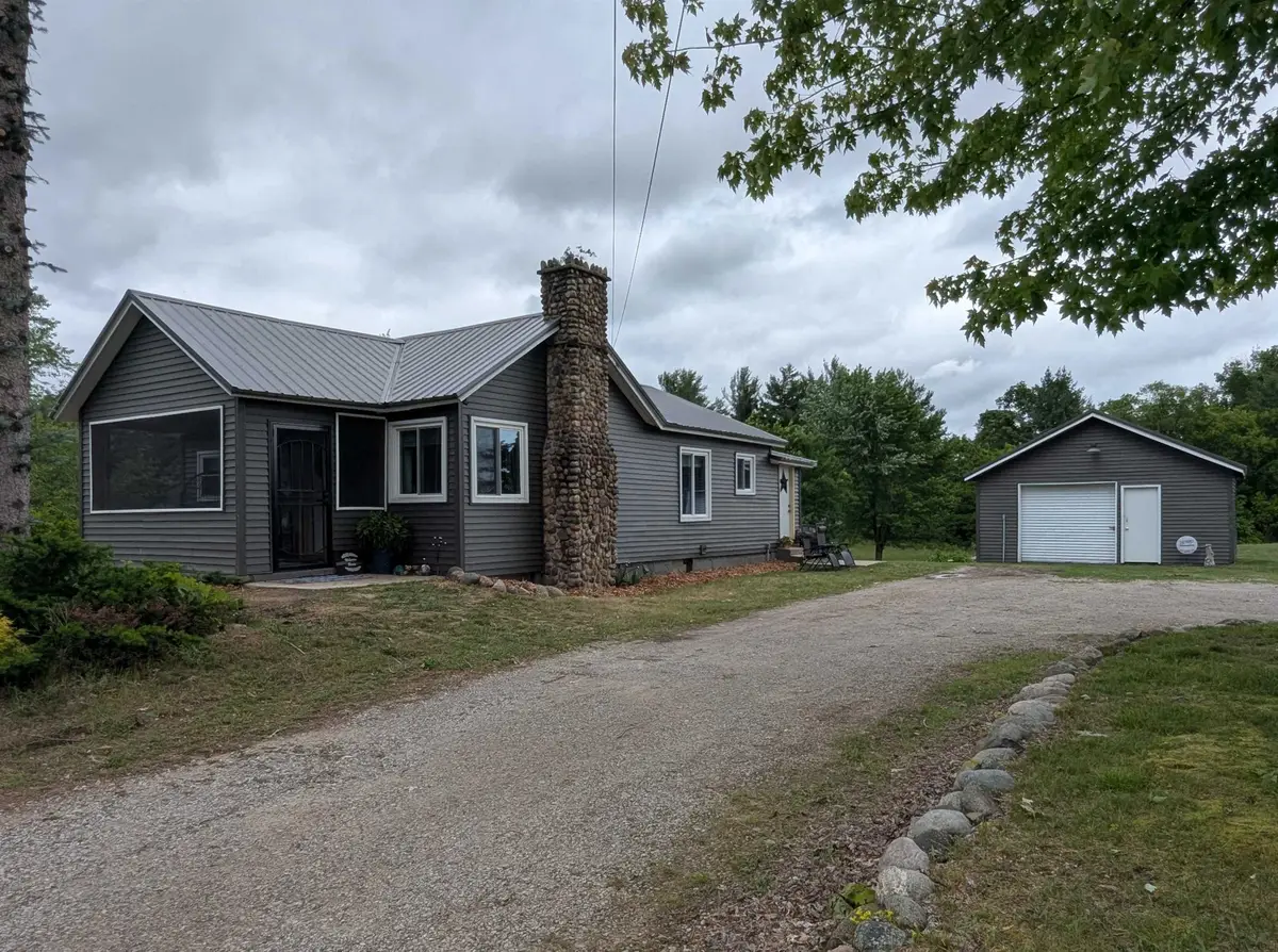 114 Locust, Sterling, MI 48659 - #1