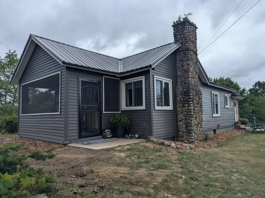 114 Locust, Sterling, MI 48659 - #3
