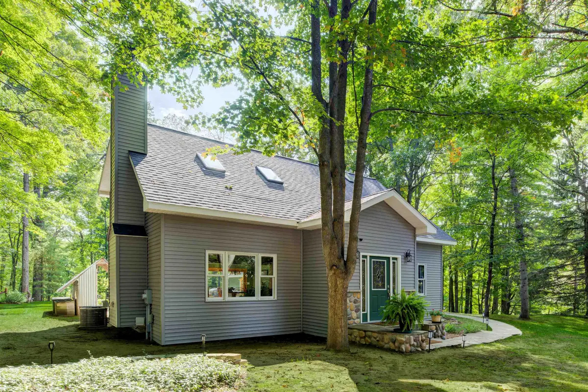 10019 Skiver, Traverse City, MI 49685 - #1