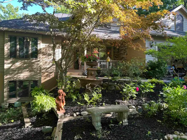 2910 Cedarwood, Traverse City, MI 49686