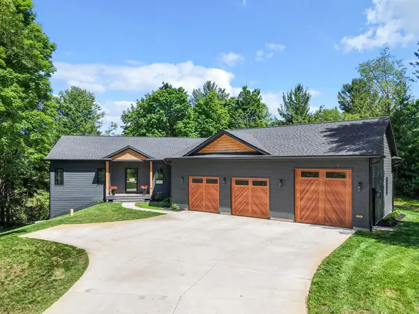 677 Blueberry, Traverse City, MI 49685