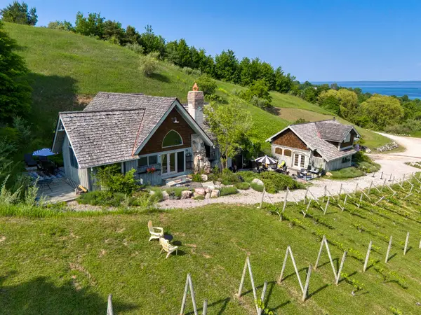 10702 E Hilltop, Suttons Bay, MI 49682
