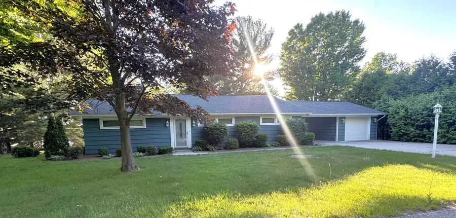 60 Park, Traverse City, MI 49685 - #2