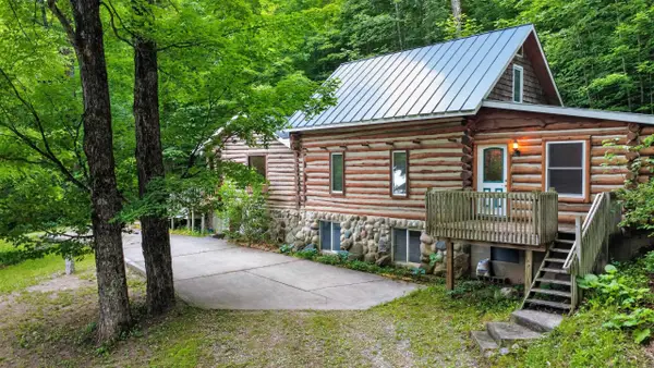 5885 Cedar Valley, Traverse City, MI 49684