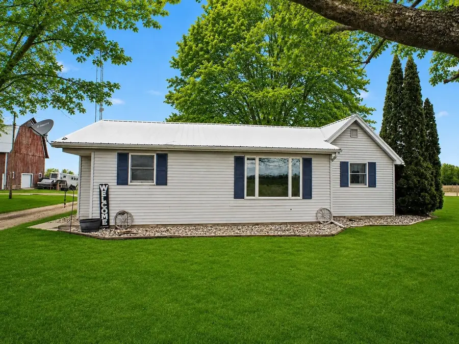 6596 W Washington, Ithaca, MI 48847 - #2