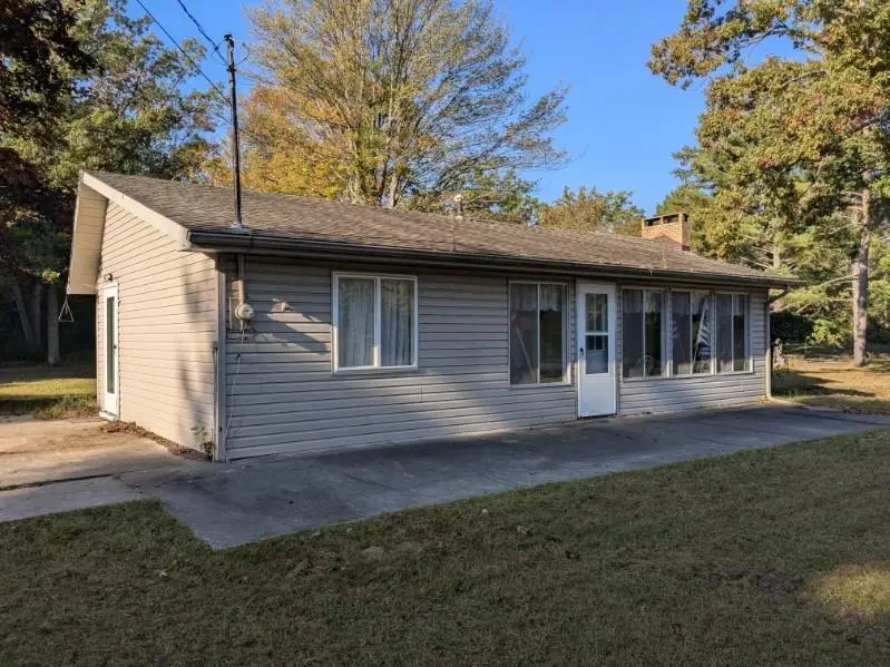 5533 E County Line, South Branch, MI 48761 - #1
